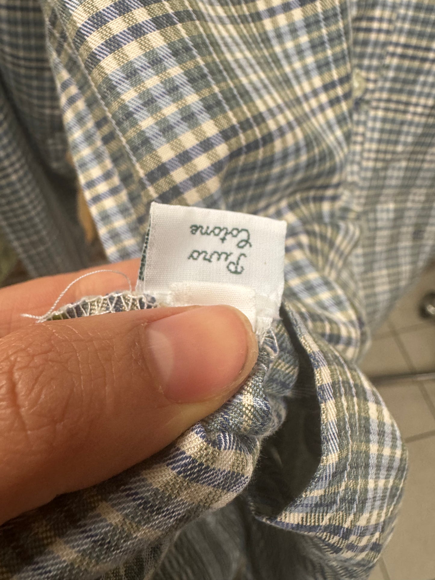 Bluse mit bestickten Blumen