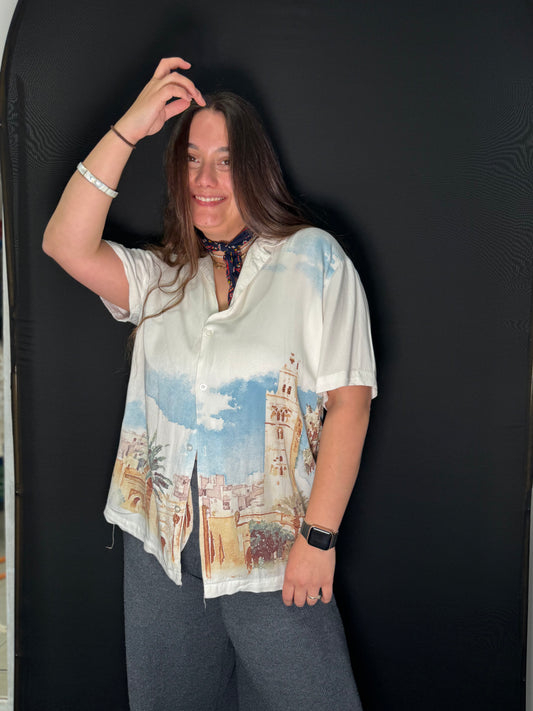 Leichtes Hemd bemalt