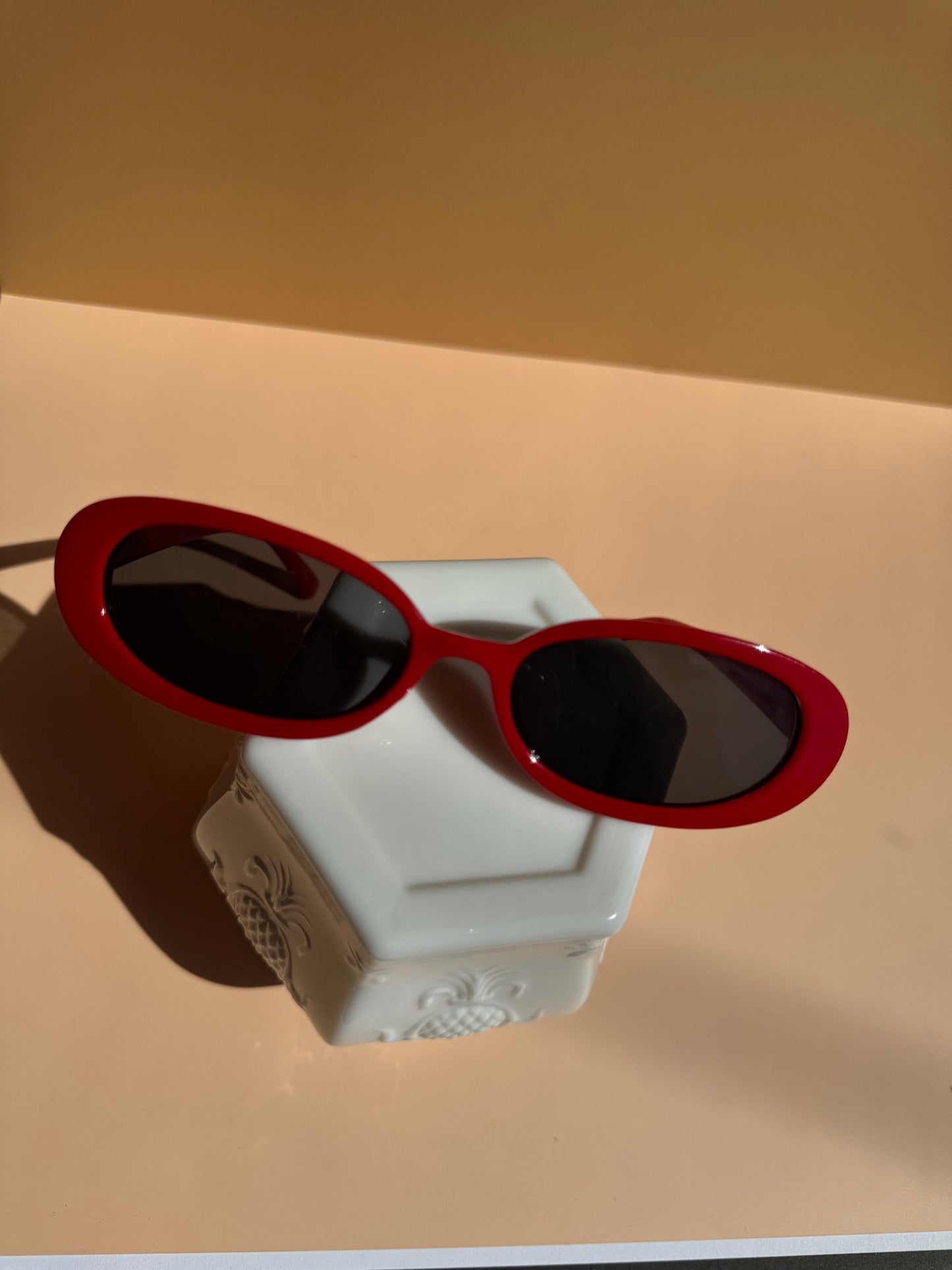 Ovale Sonnenbrille im Retro-Look