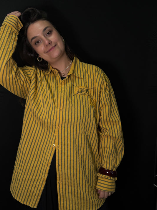 Gelb gestreifets Hemd