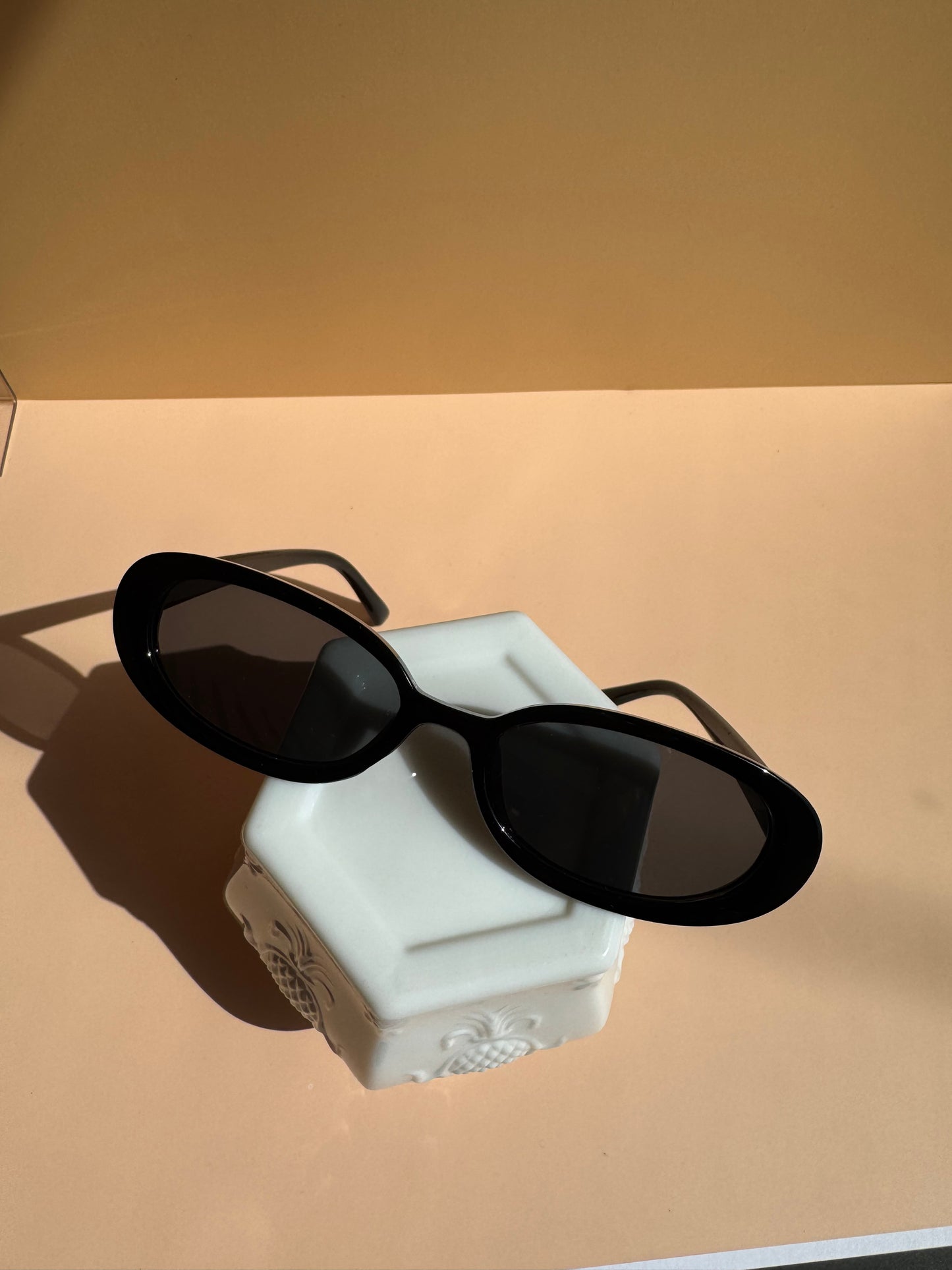 Ovale Sonnenbrille im Retro-Look
